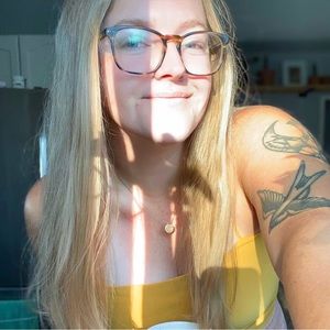 Meet your Posher, Taya